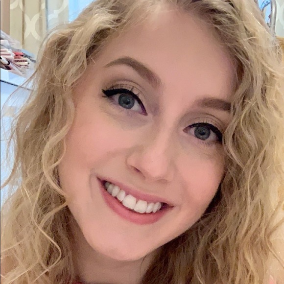 Meet your Posher, Teressia - Picture 1 of 10